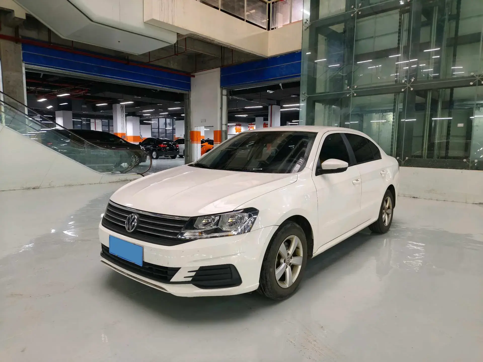 2019 VOLKSWAGEN LAVIDA view 1