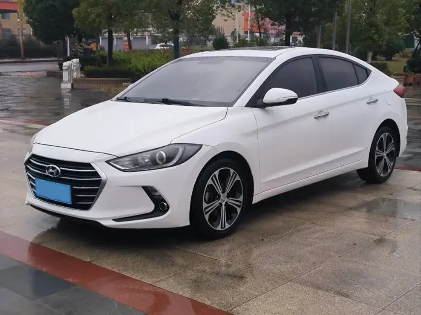 2018 HYUNDAI ELANTRA view 1