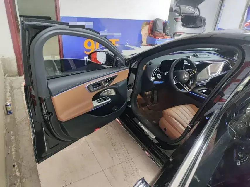 2025 MERCEDES-BENZ E thumbnail 2