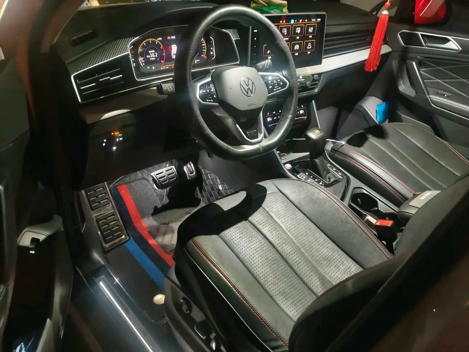 2024 VOLKSWAGEN TIGUAN thumbnail 2