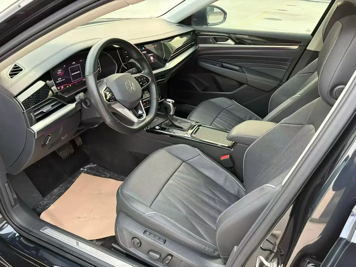 2023 VOLKSWAGEN PASSAT thumbnail 4