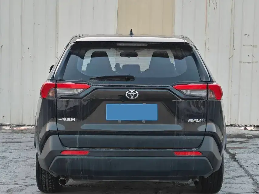 2022 TOYOTA RAV4 thumbnail 4