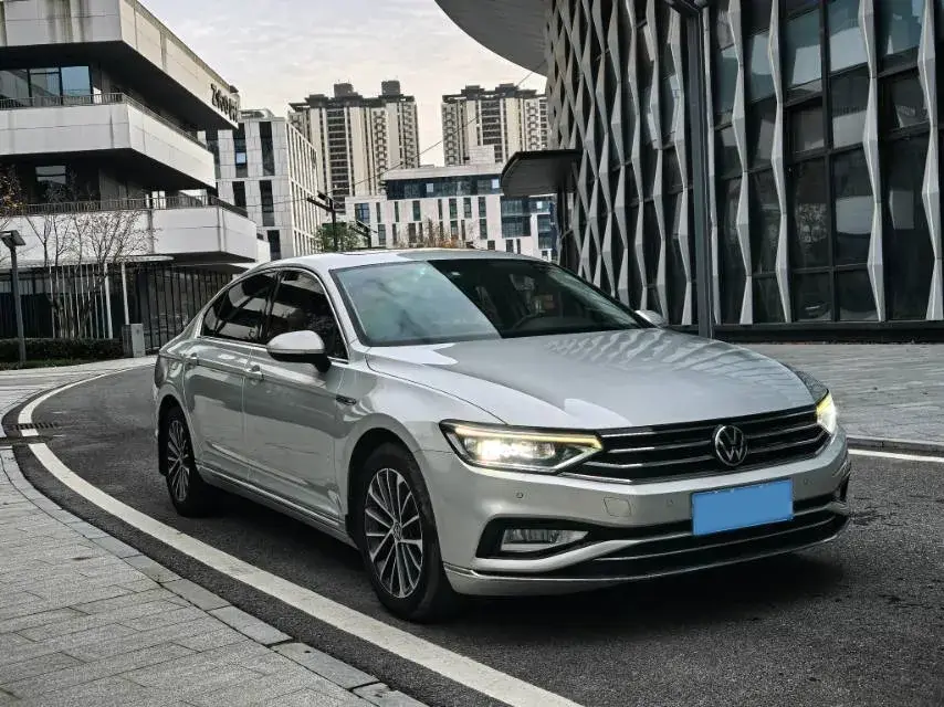 2020 VOLKSWAGEN MAGOTAN thumbnail 2