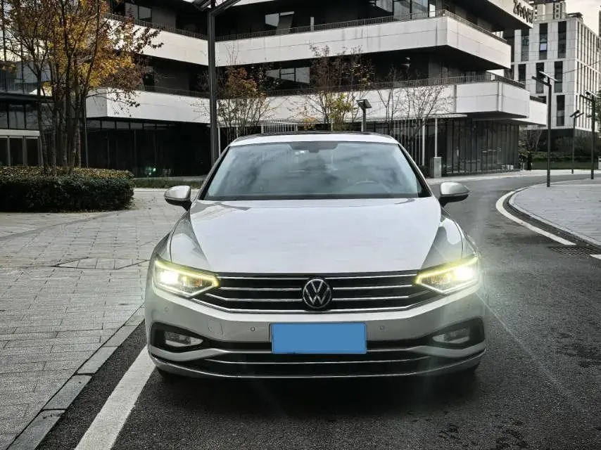 2020 VOLKSWAGEN MAGOTAN thumbnail 3
