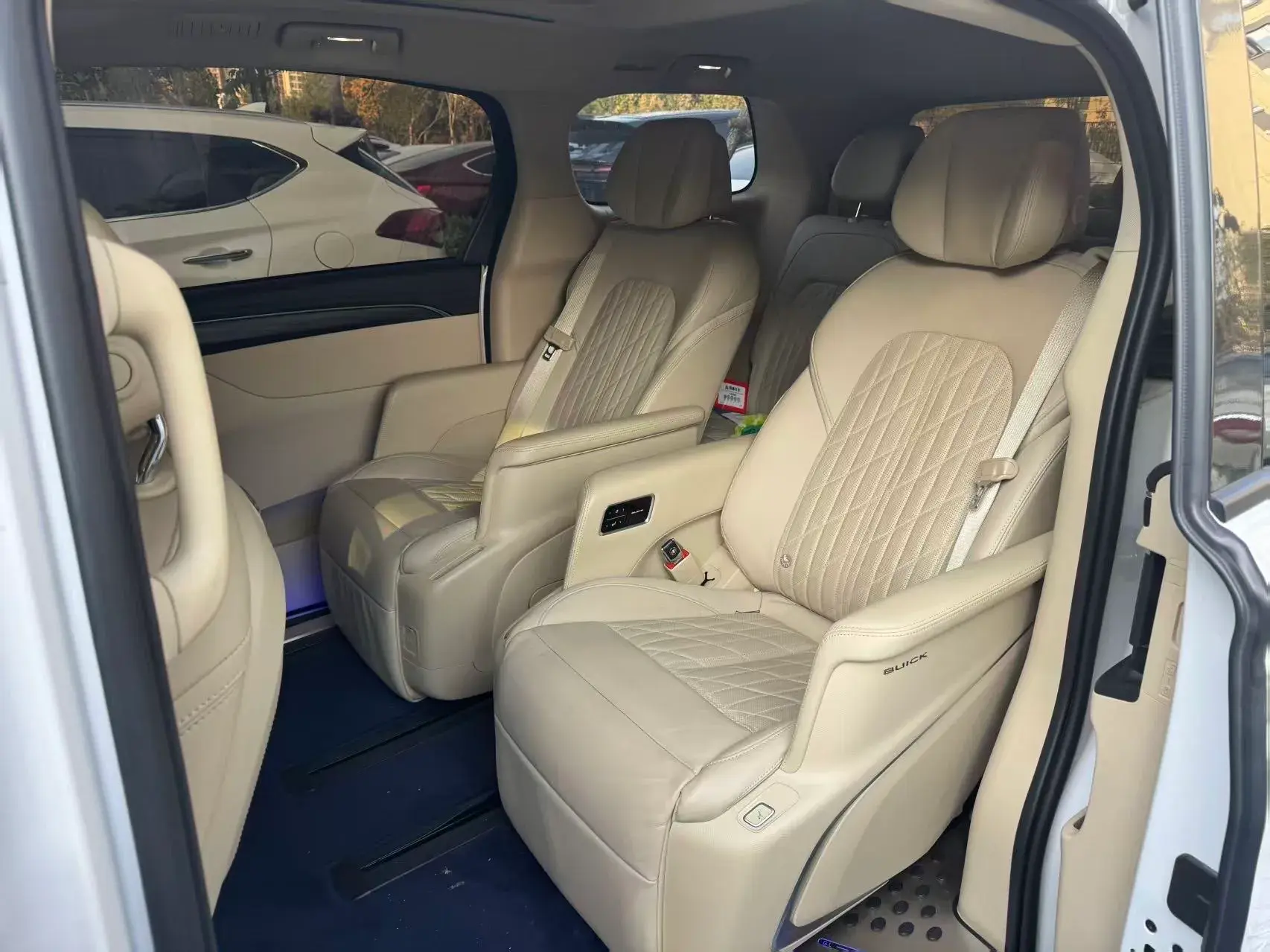 2022 BUICK GL8 thumbnail 3