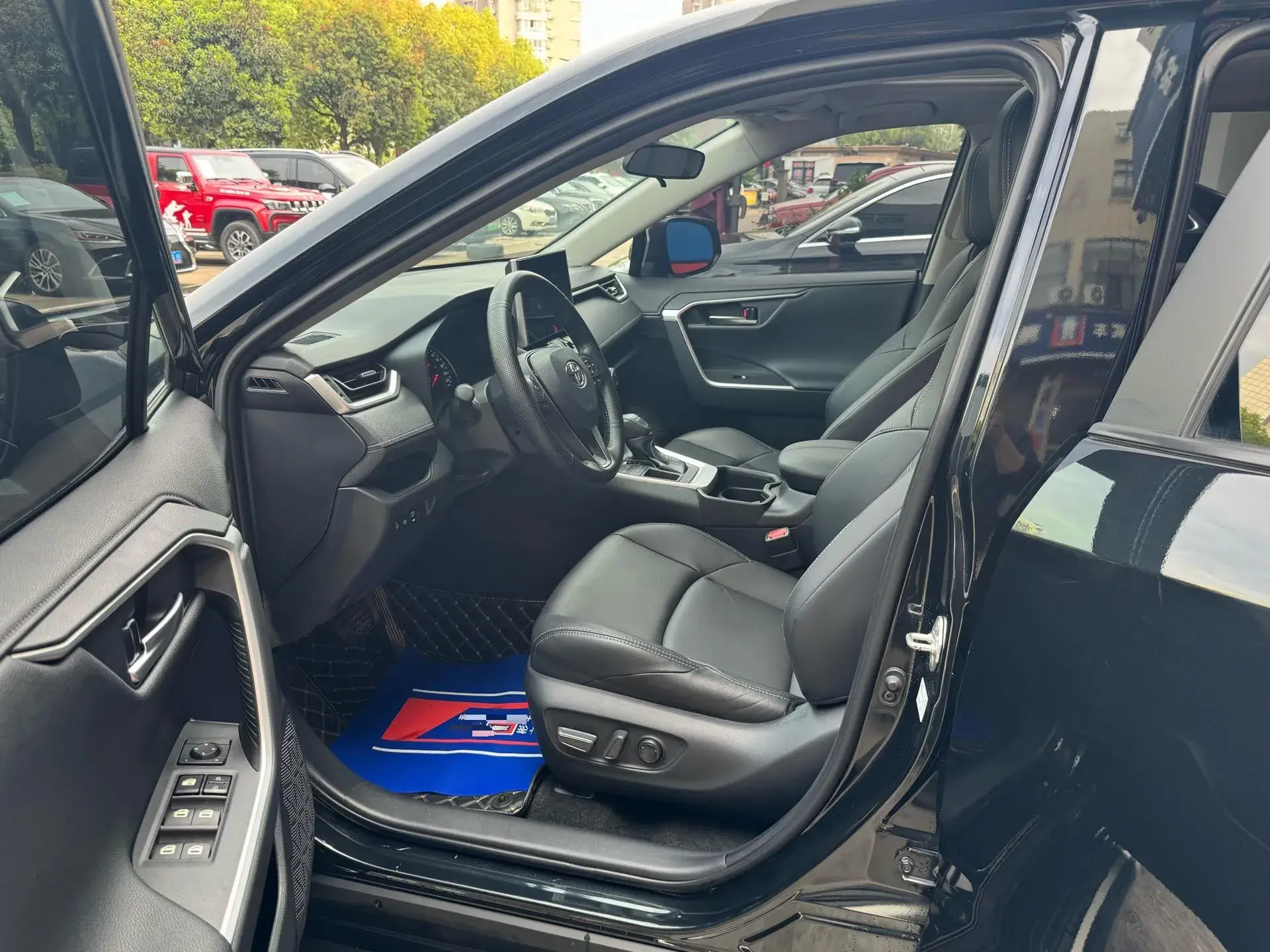 2022 TOYOTA WILDLANDER thumbnail 4