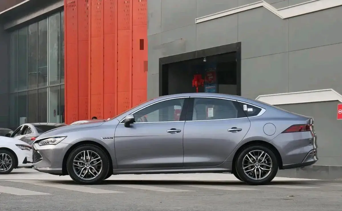 2021 BYD QIN thumbnail 2