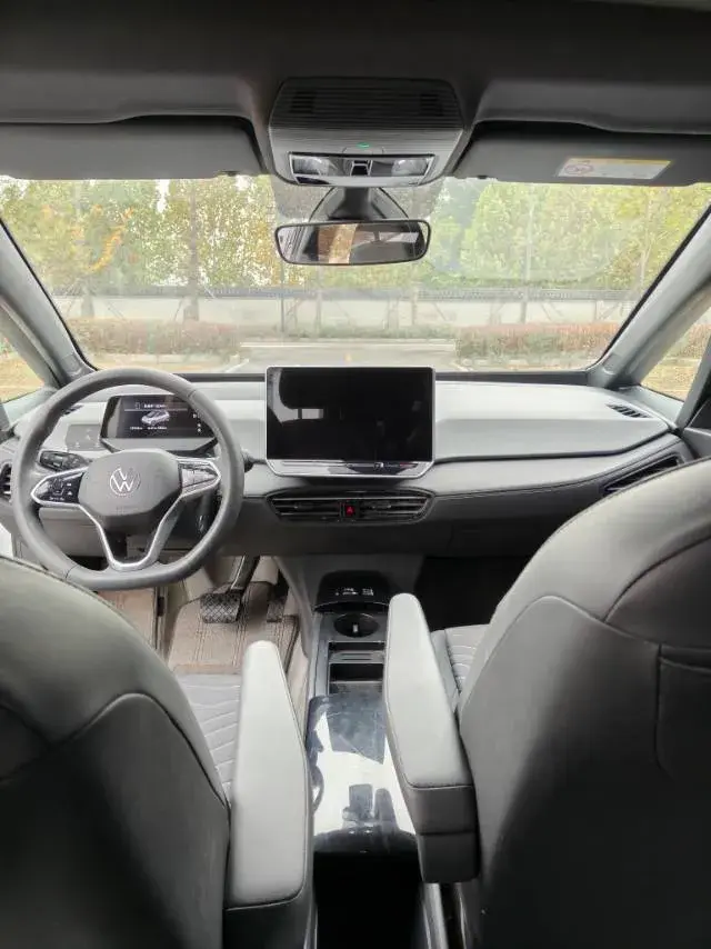 2025 VOLKSWAGEN ID.3 thumbnail 3