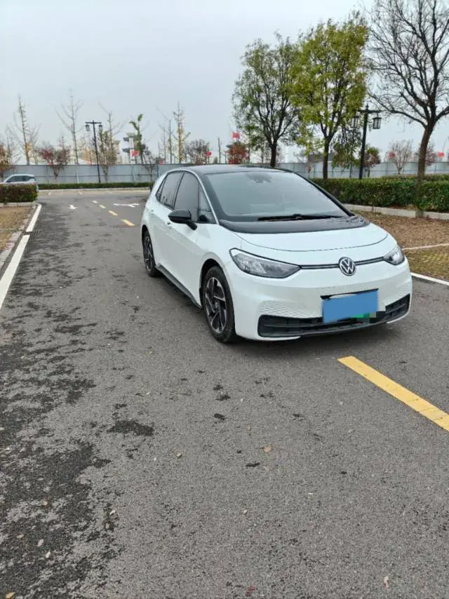 2025 VOLKSWAGEN ID.3 thumbnail 2