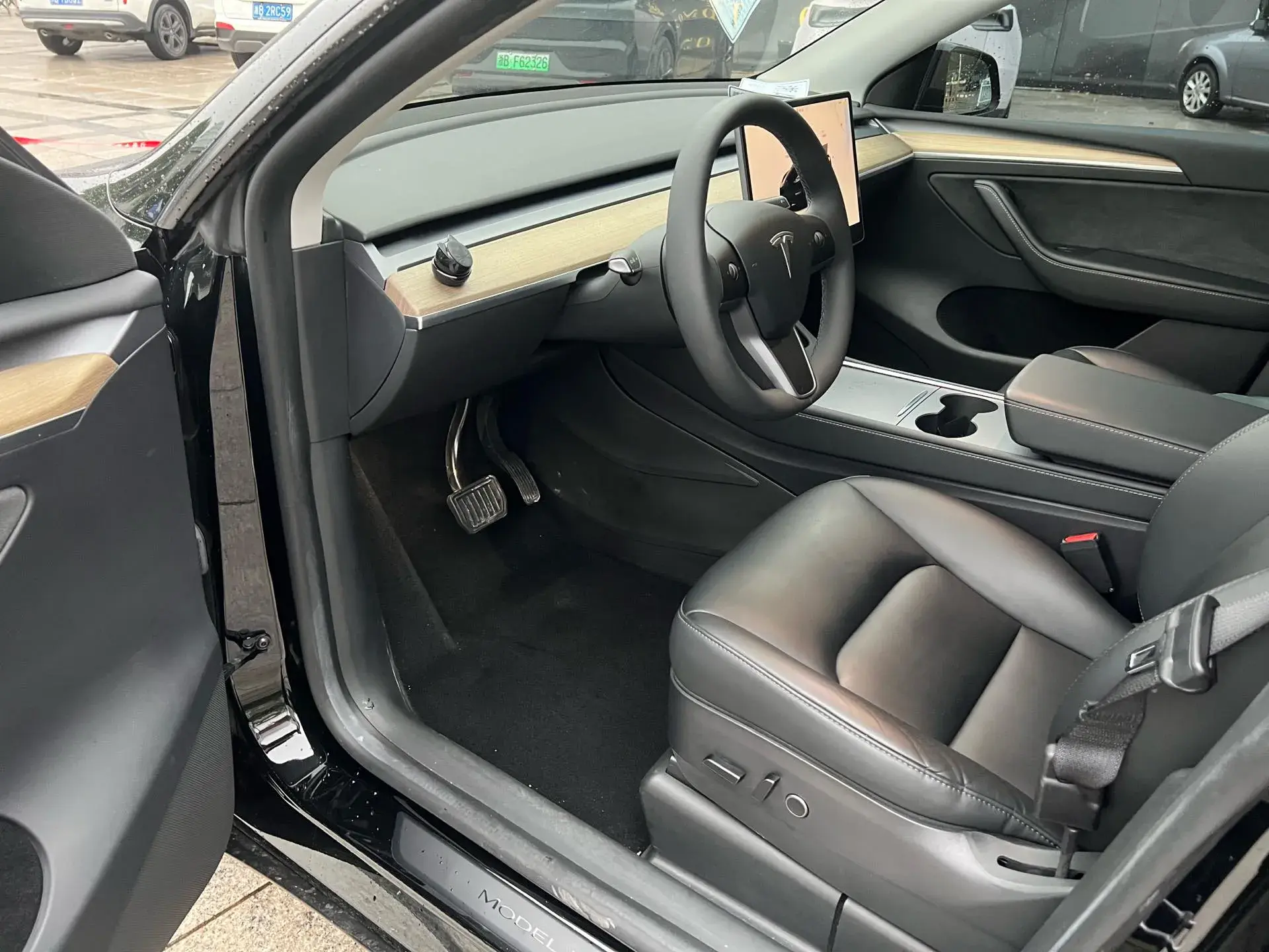 2022 TESLA MODEL thumbnail 4