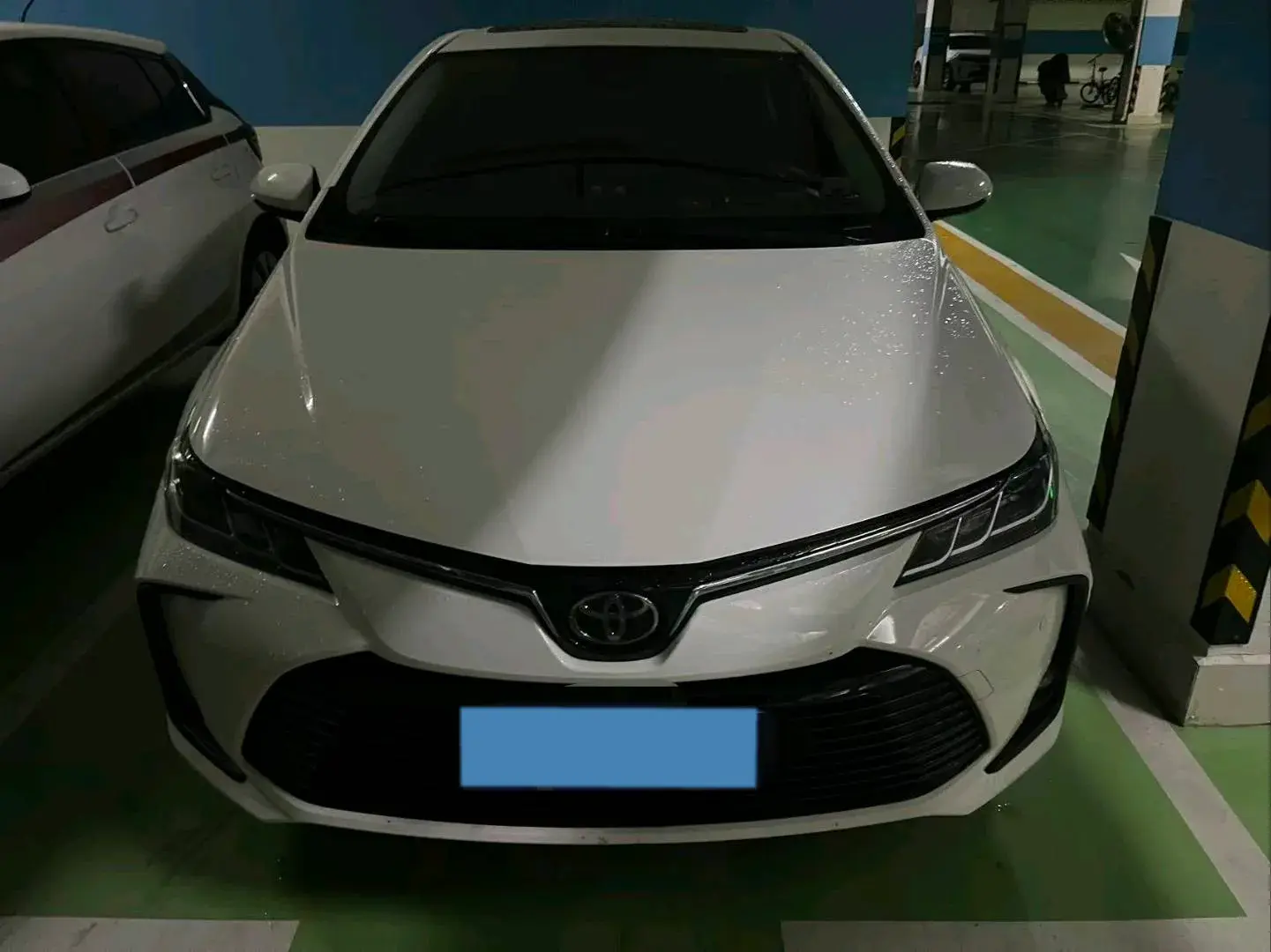 2019 TOYOTA COROLLA thumbnail 3