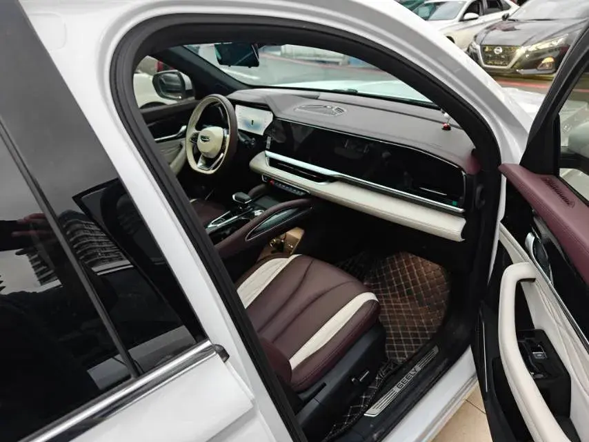 2024 GEELY MONJARO thumbnail 3