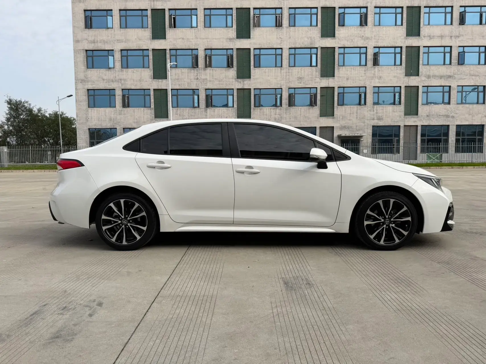 2022 TOYOTA LEVIN thumbnail 4