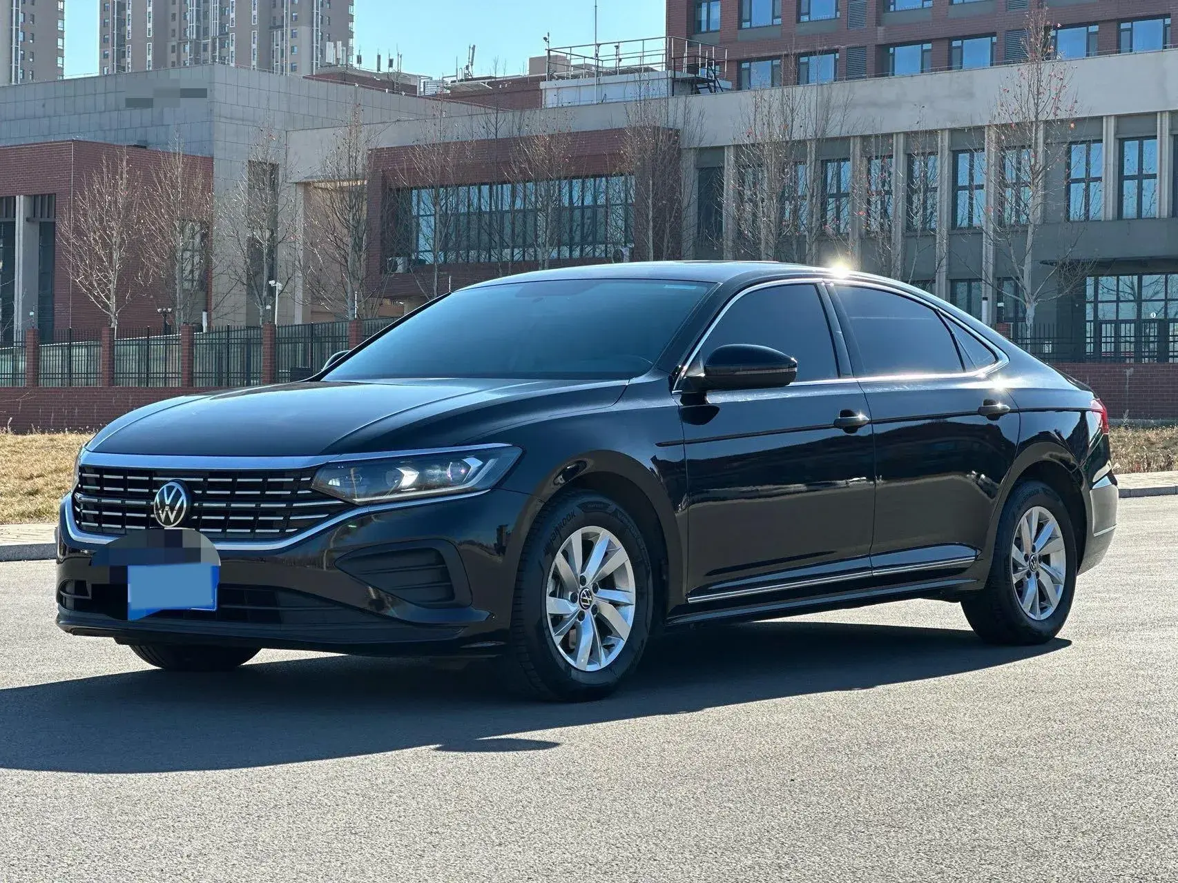 2022 VOLKSWAGEN PASSAT view 1