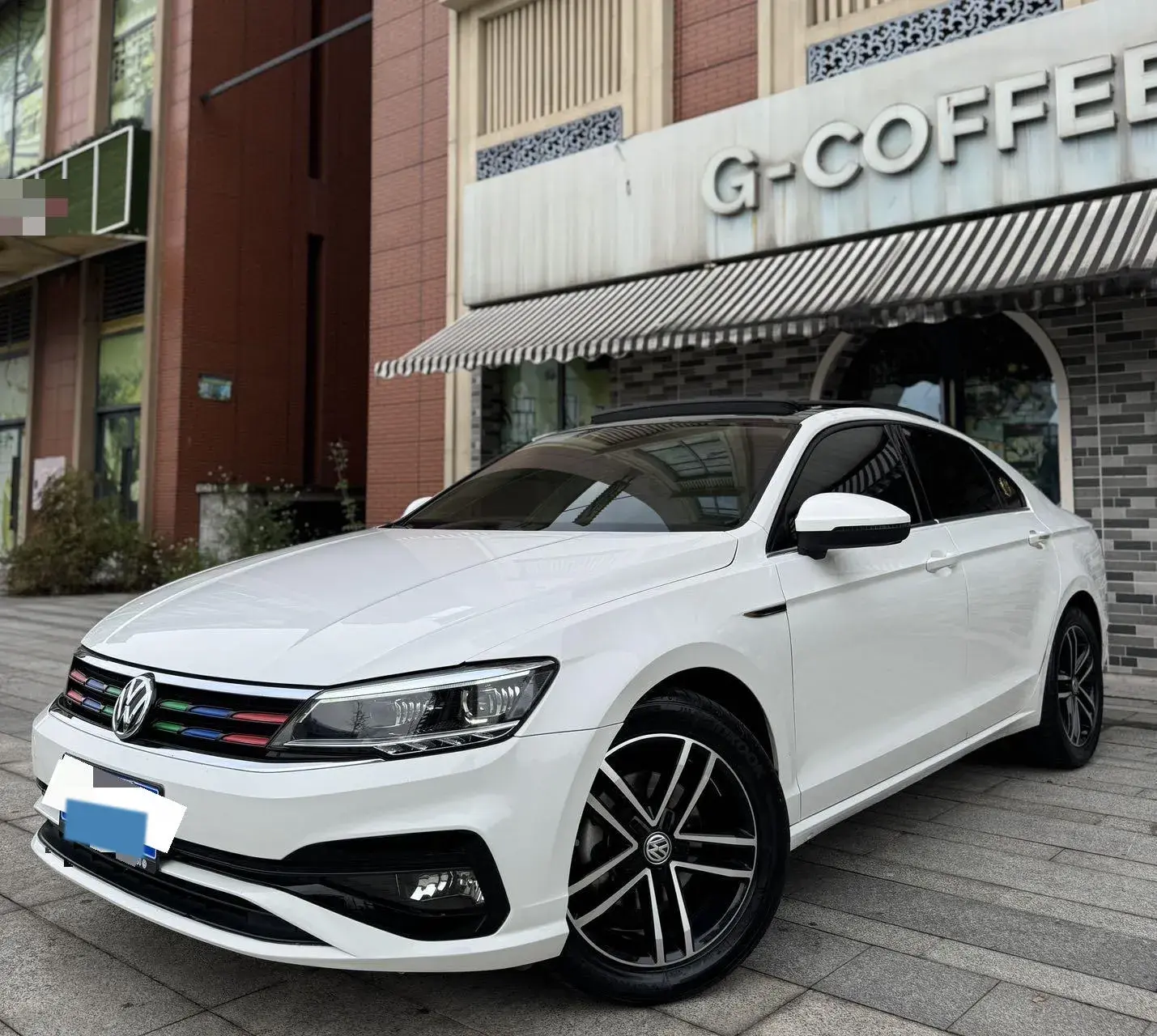 2021 VOLKSWAGEN LAMANDO view 1