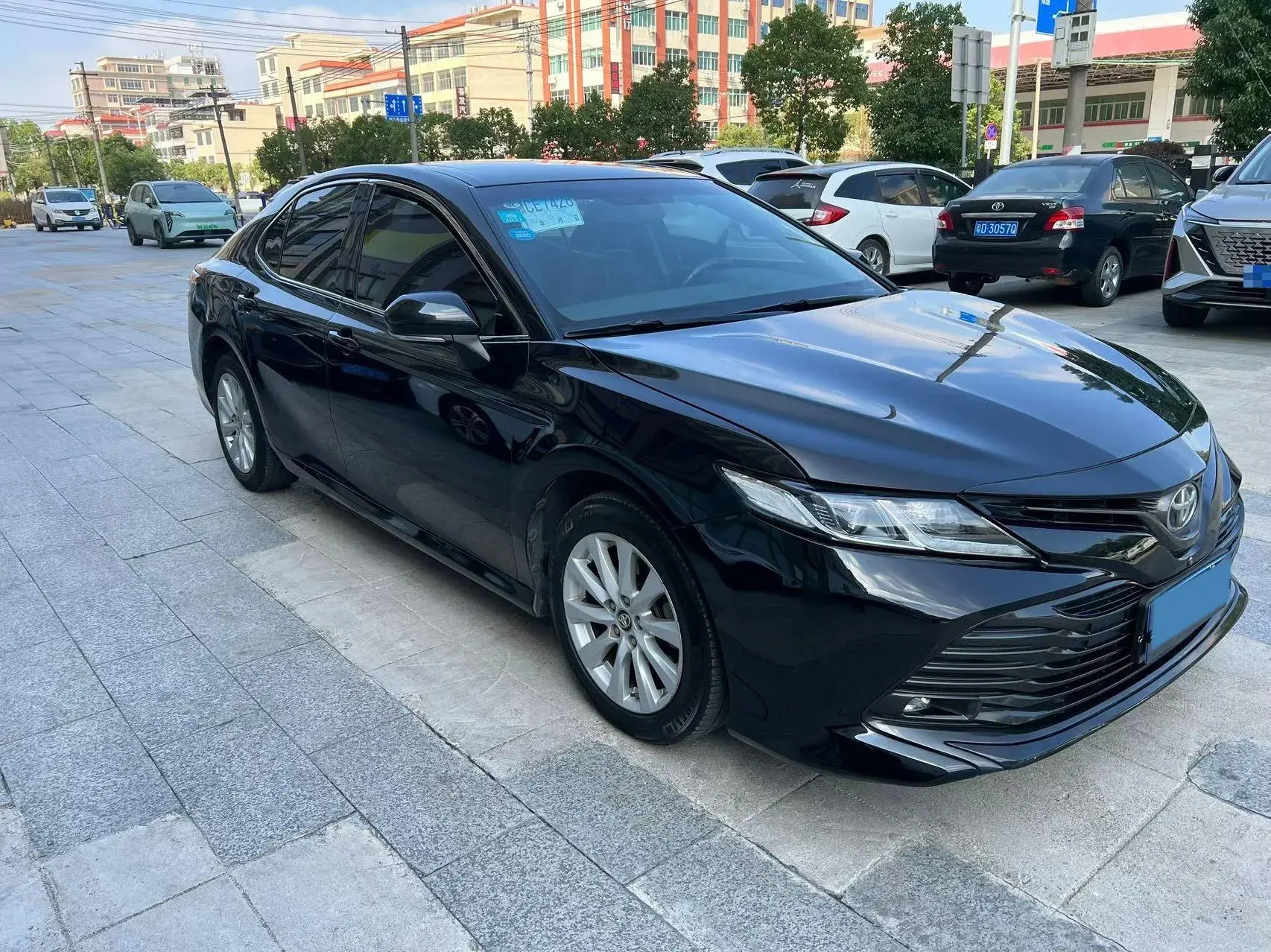 2019 TOYOTA CAMRY thumbnail 3