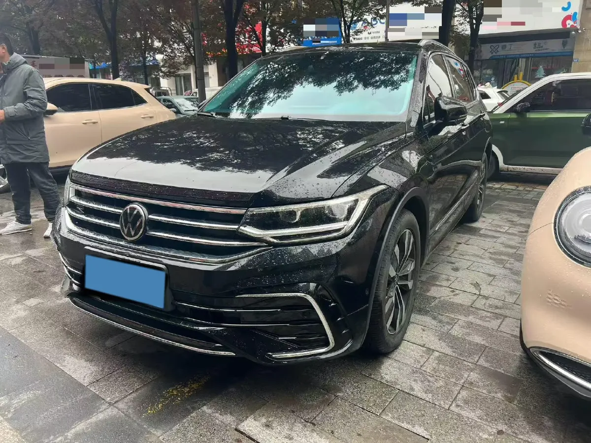 2024 Volkswagen Tiguan L 2.0T 186HP L4 7DCT,autocango,china used car exporter,china ev exporter,chinese used car exporter,chinese used ev exporter