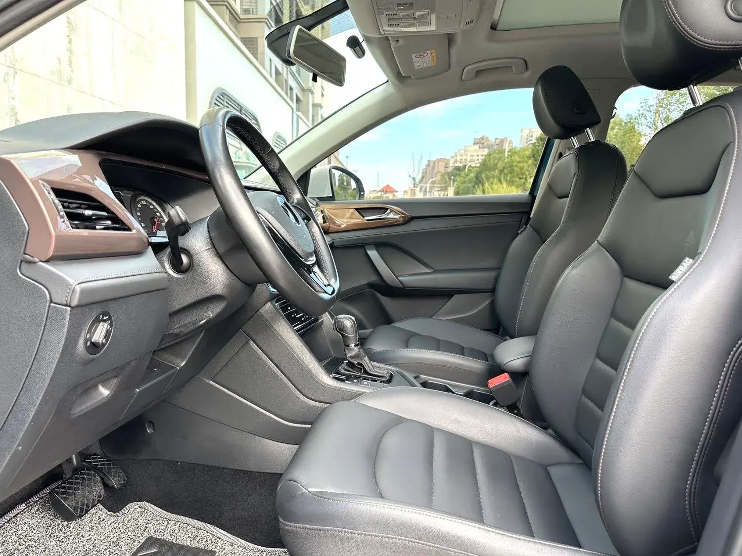 2020 VOLKSWAGEN THARU thumbnail 4