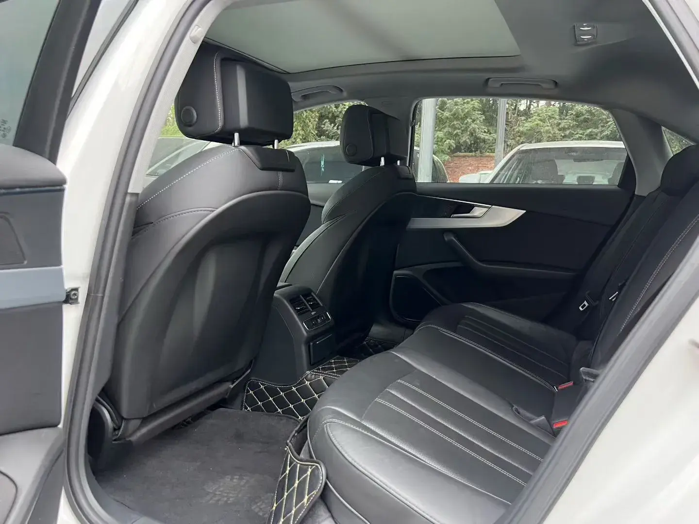 2020 AUDI A4L thumbnail 4