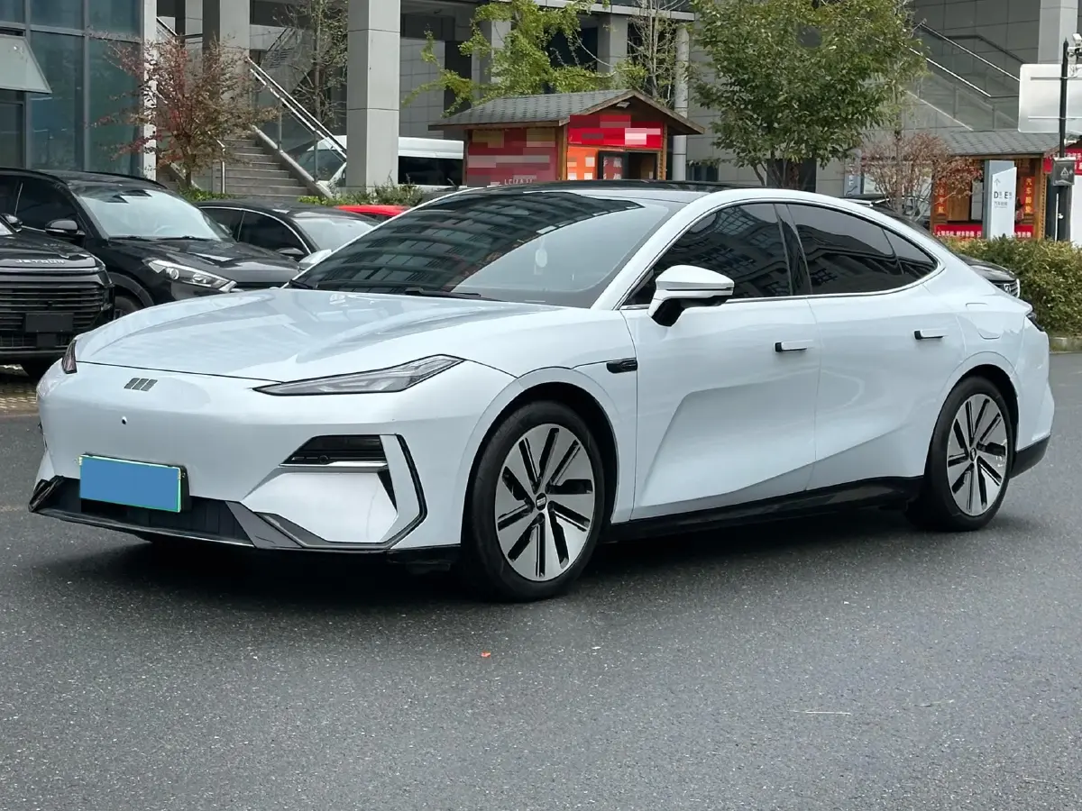 2024 Geely Galaxy E8 BEV 76KWH