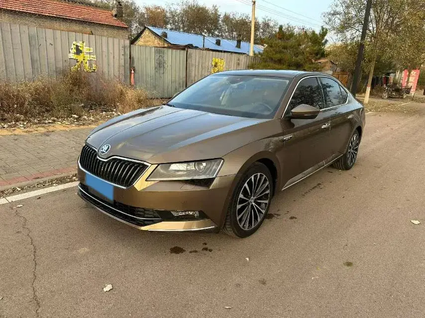 2016 SKODA SUPERB view 1