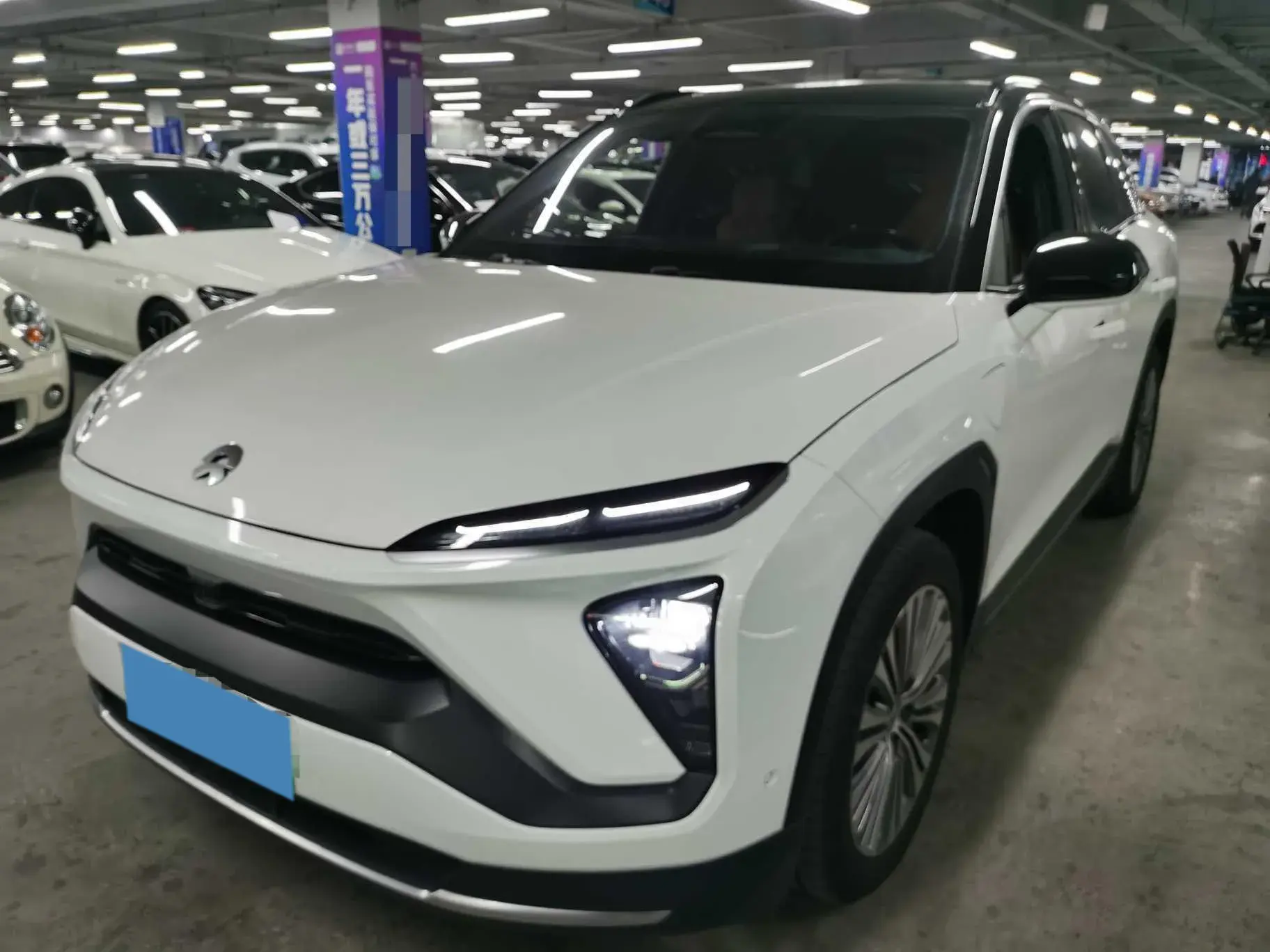 2022 NIO ES6 view 1