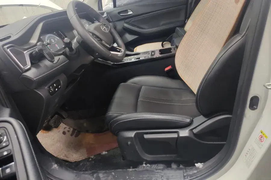 2022 GAC TRUMPCHI thumbnail 3