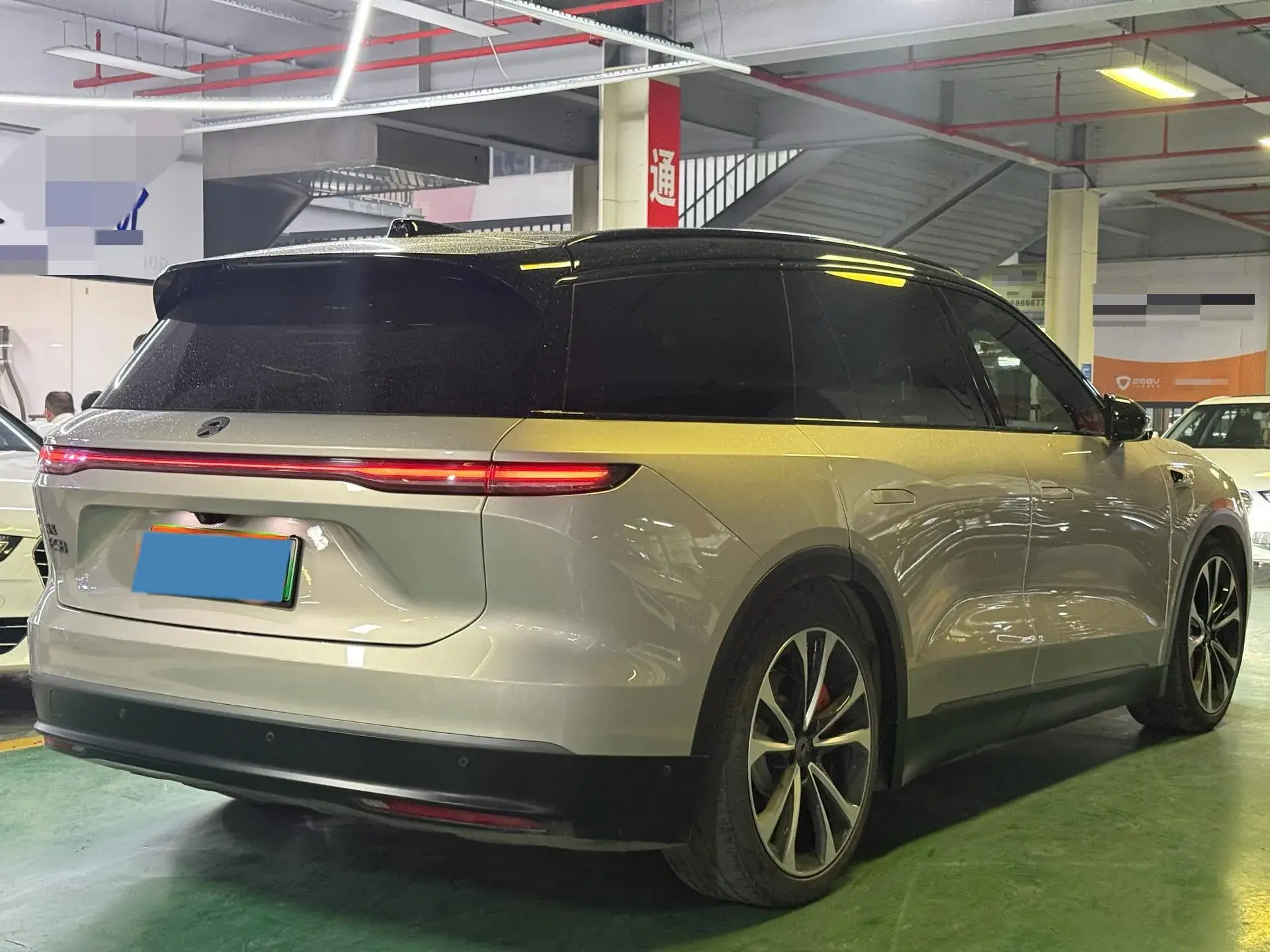 2023 NIO ES8 thumbnail 4