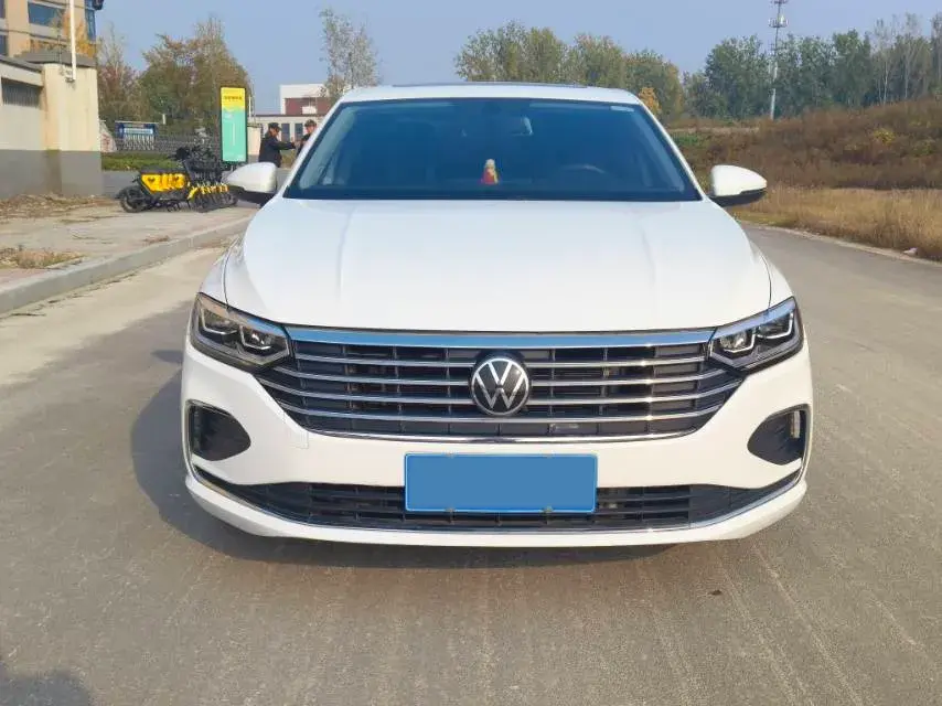 2023 VOLKSWAGEN LAVIDA thumbnail 3