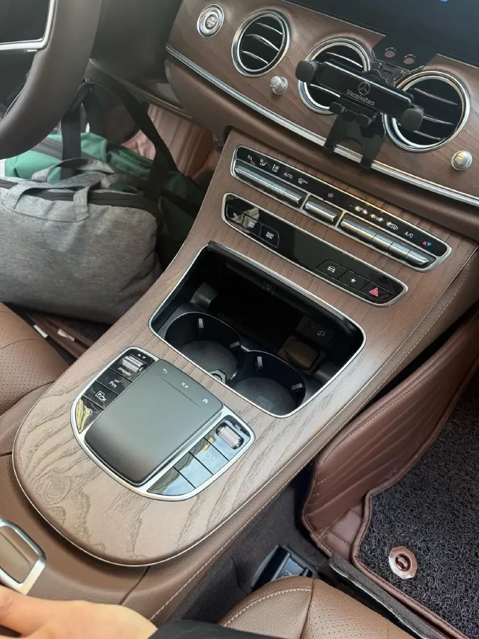 2021 Mercedes-Benz E Class 2.0T 258HP L4 9AT,autocango,china used car exporter,china ev exporter,chinese used car exporter,chinese used ev exporter