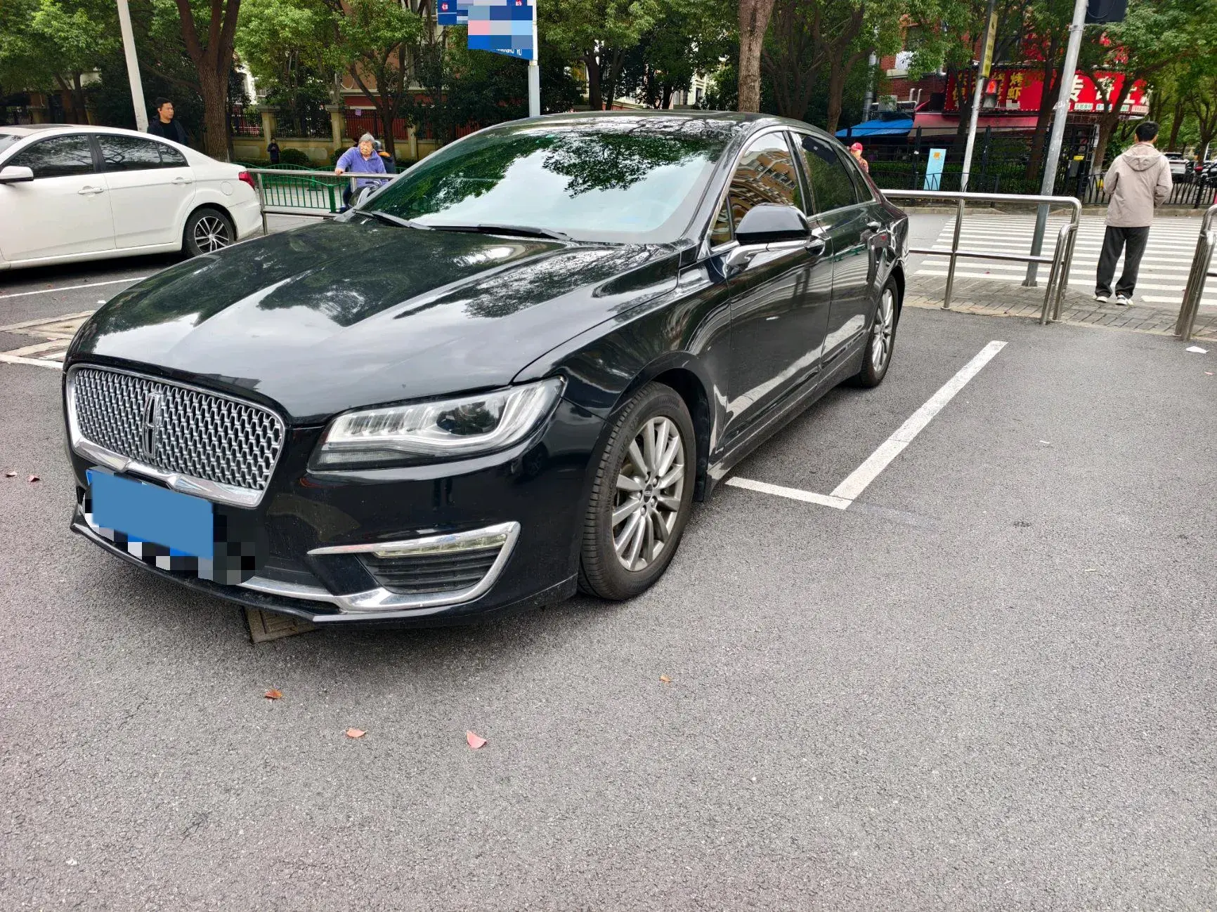 2019 LINCOLN MKZ view 1