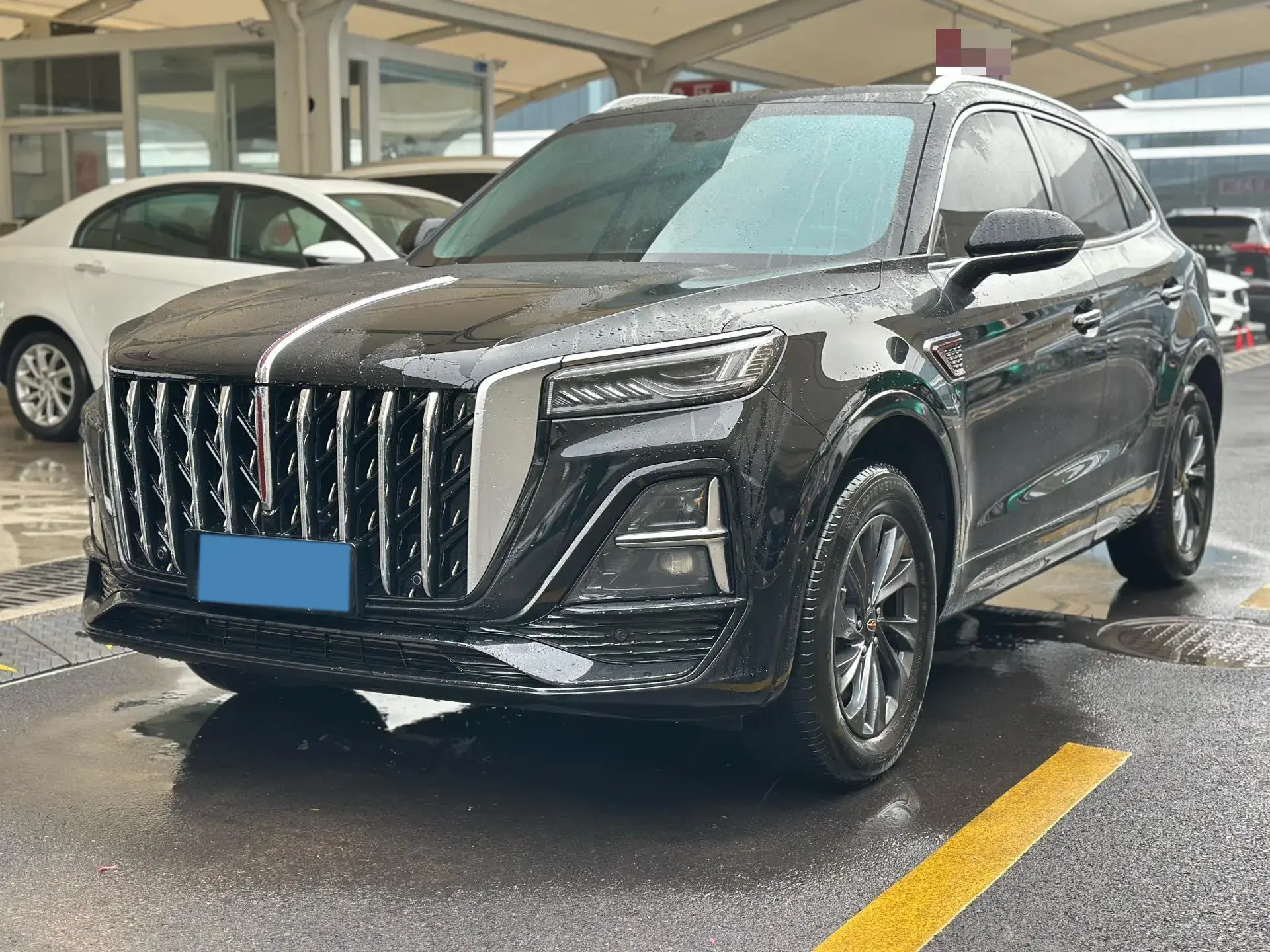 2023 HONGQI HS5 view 1