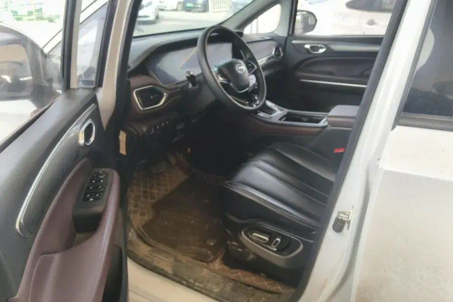 2021 GAC TRUMPCHI thumbnail 3