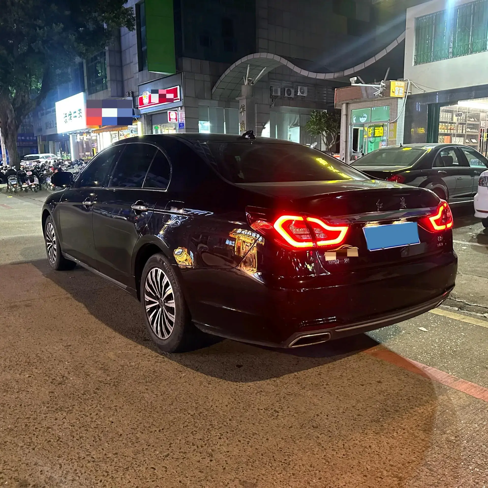 2018 HONGQI H7 thumbnail 3