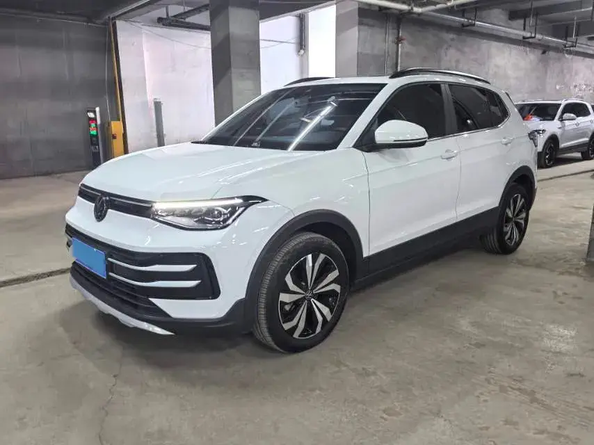 2025 VOLKSWAGEN THARU view 1