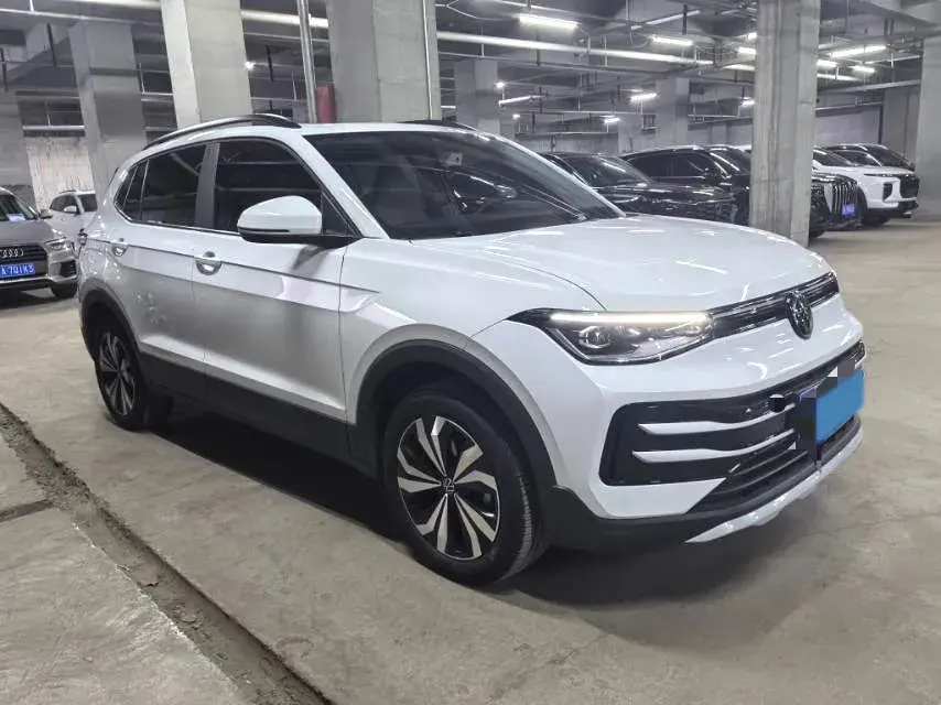 2025 VOLKSWAGEN THARU thumbnail 2