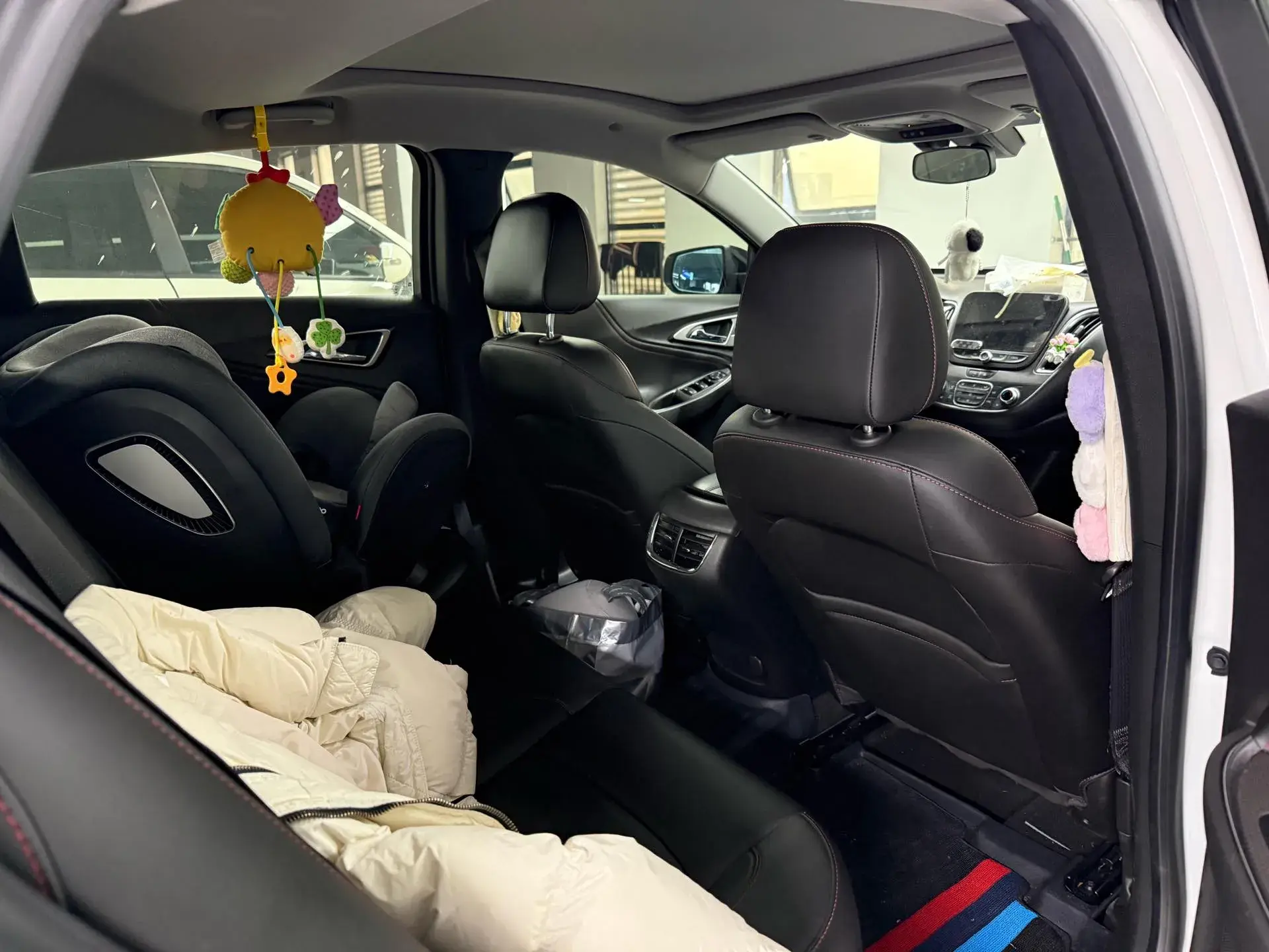 2019 CHEVROLET MALIBU thumbnail 4