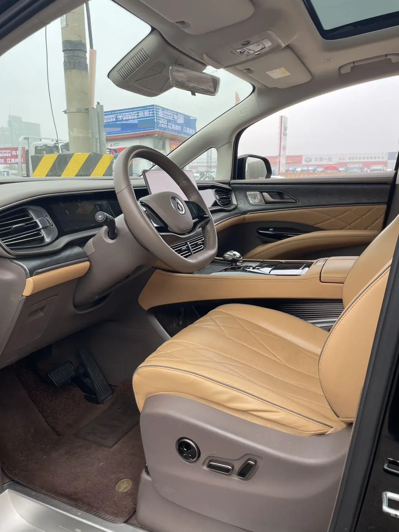 2022 DENZA D9 thumbnail 4