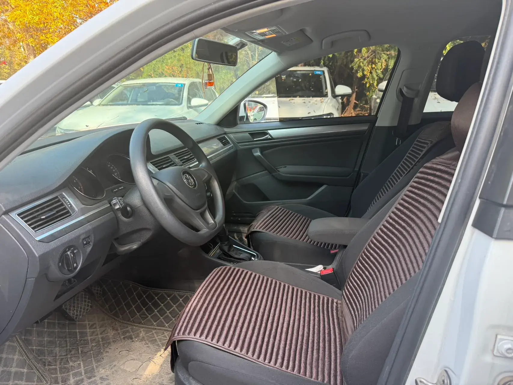 2019 VOLKSWAGEN BORA thumbnail 4