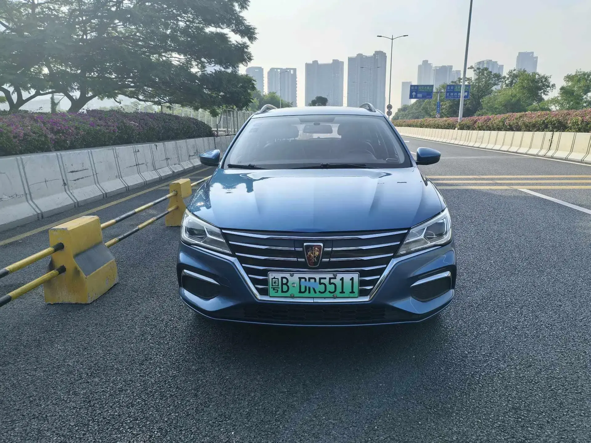 2019 ROEWE EI5 thumbnail 2