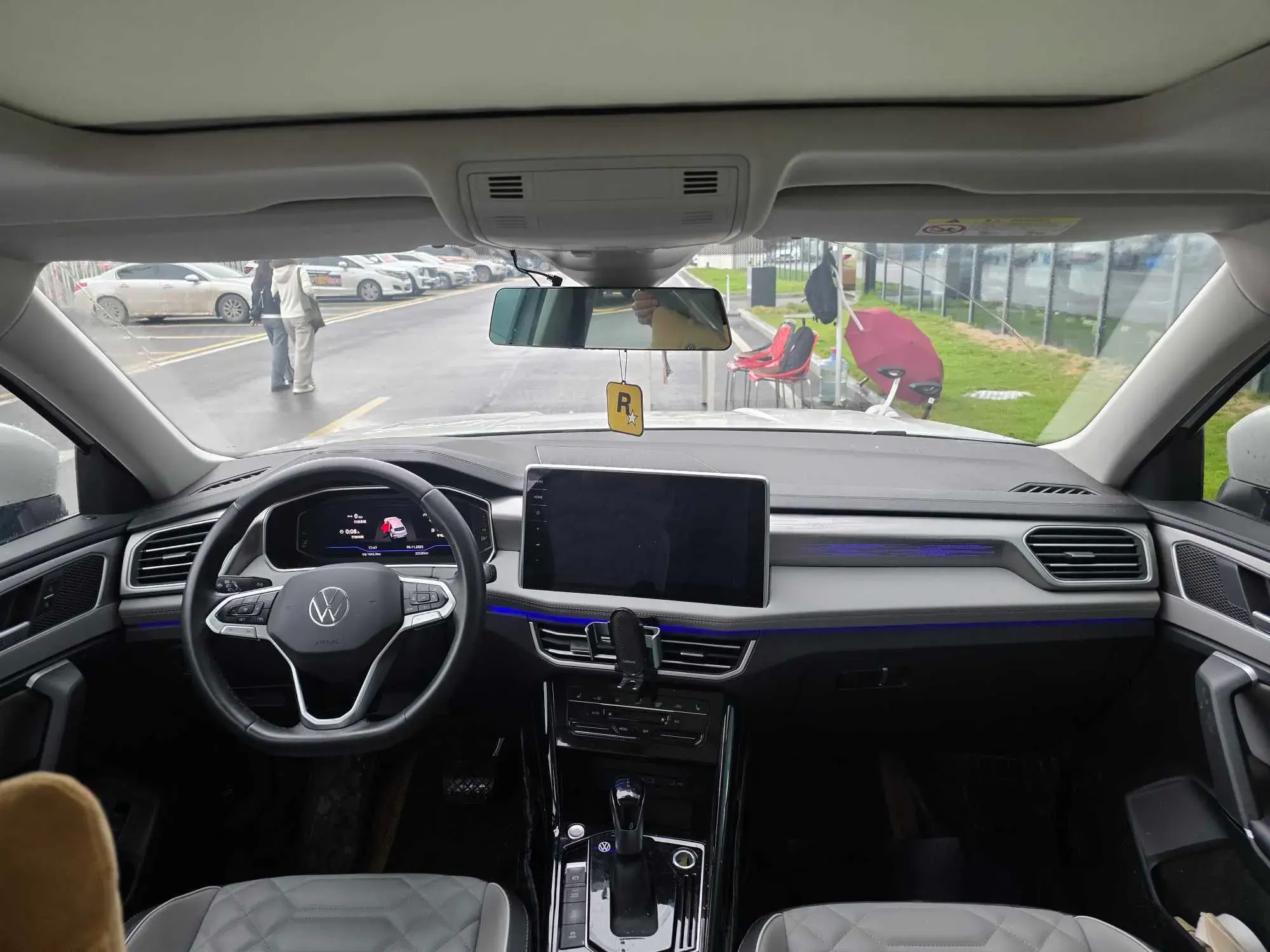 2023 VOLKSWAGEN TAYRON thumbnail 4