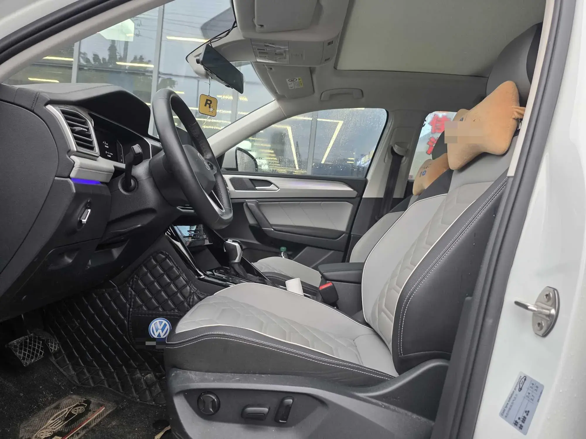 2023 VOLKSWAGEN TAYRON thumbnail 3