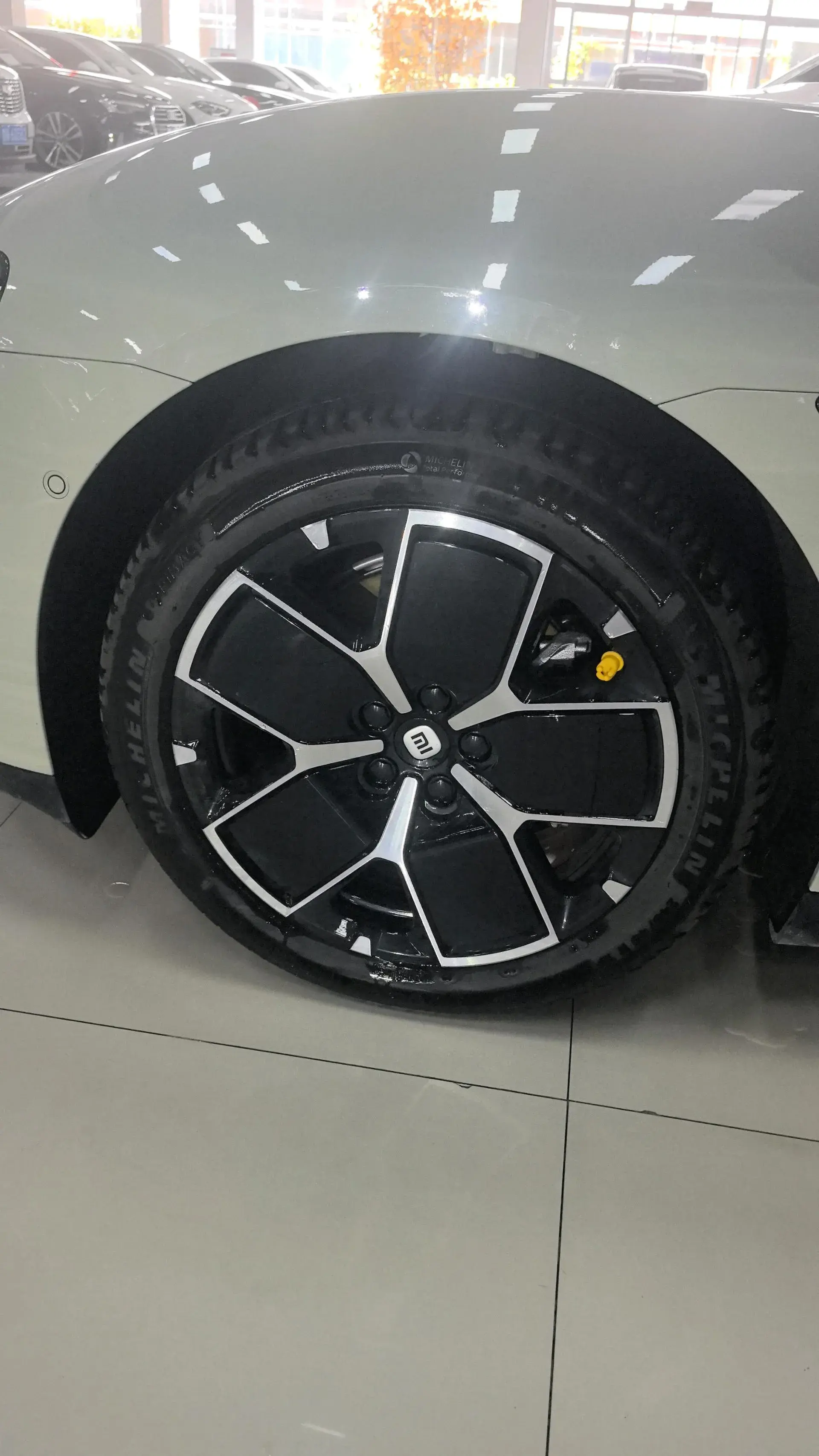 2024 MI SU7 thumbnail 2