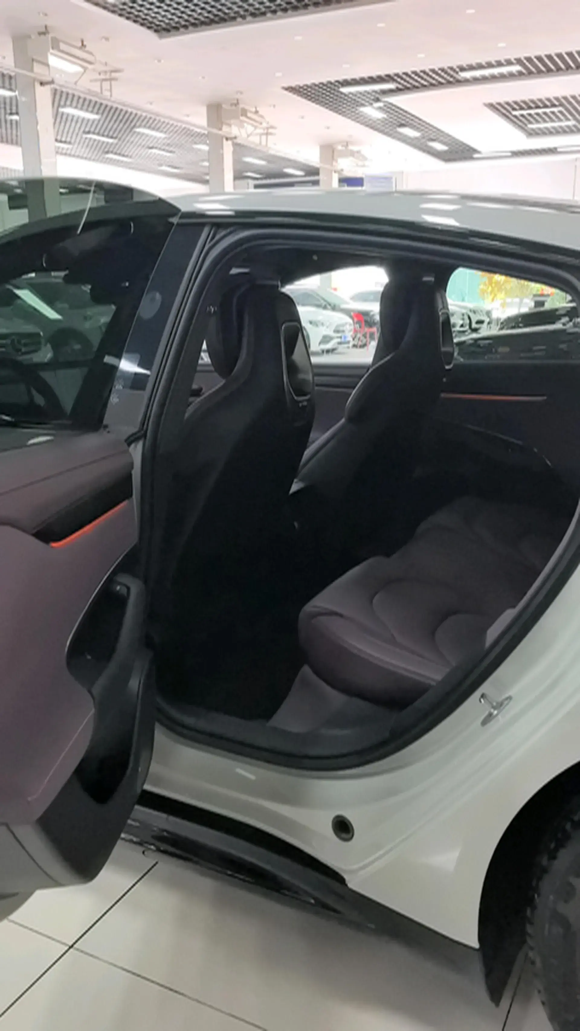 2024 MI SU7 thumbnail 4