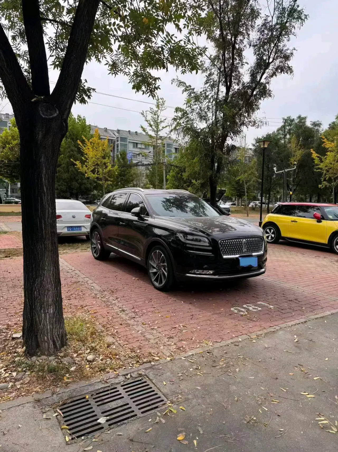 2021 LINCOLN NAUTILUS thumbnail 3