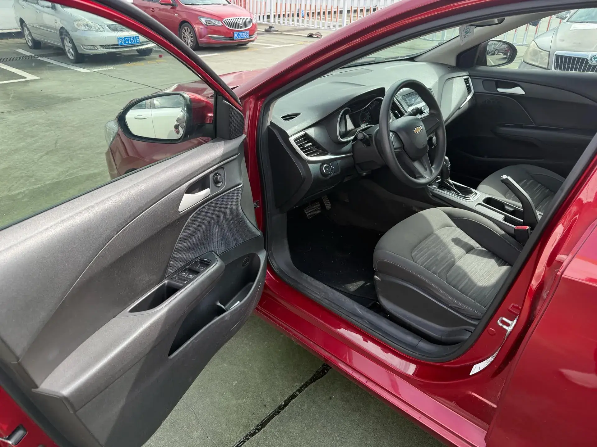 2019 CHEVROLET CAVALIER thumbnail 4