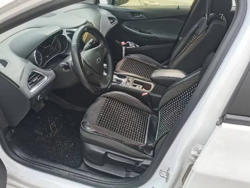 2018 CHEVROLET CRUZE thumbnail 3