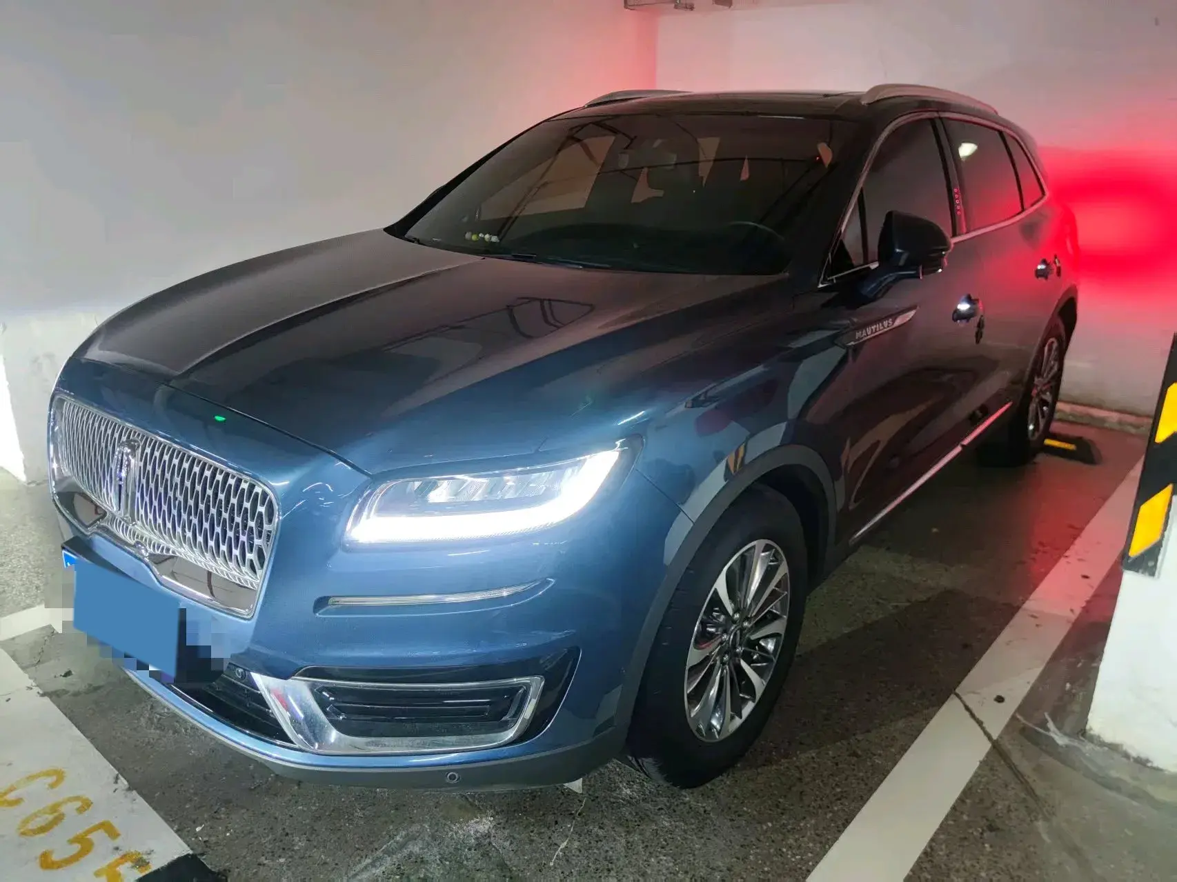 2019 LINCOLN NAUTILUS view 1