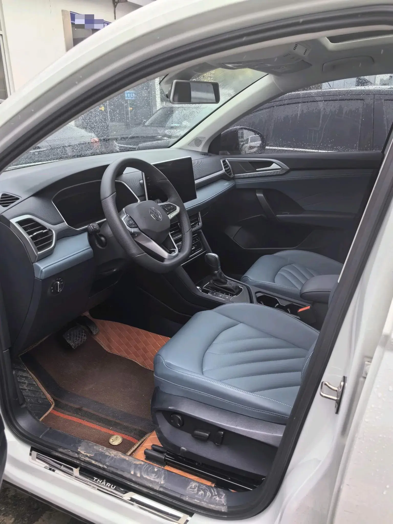 2024 VOLKSWAGEN THARU thumbnail 2