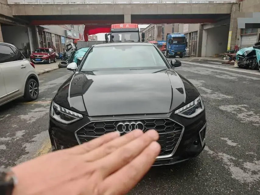 2022 AUDI A4L thumbnail 2
